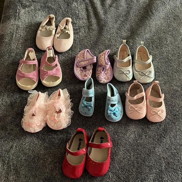 8 pairs of newborn girl shoes various brands - Picture 11 of 11